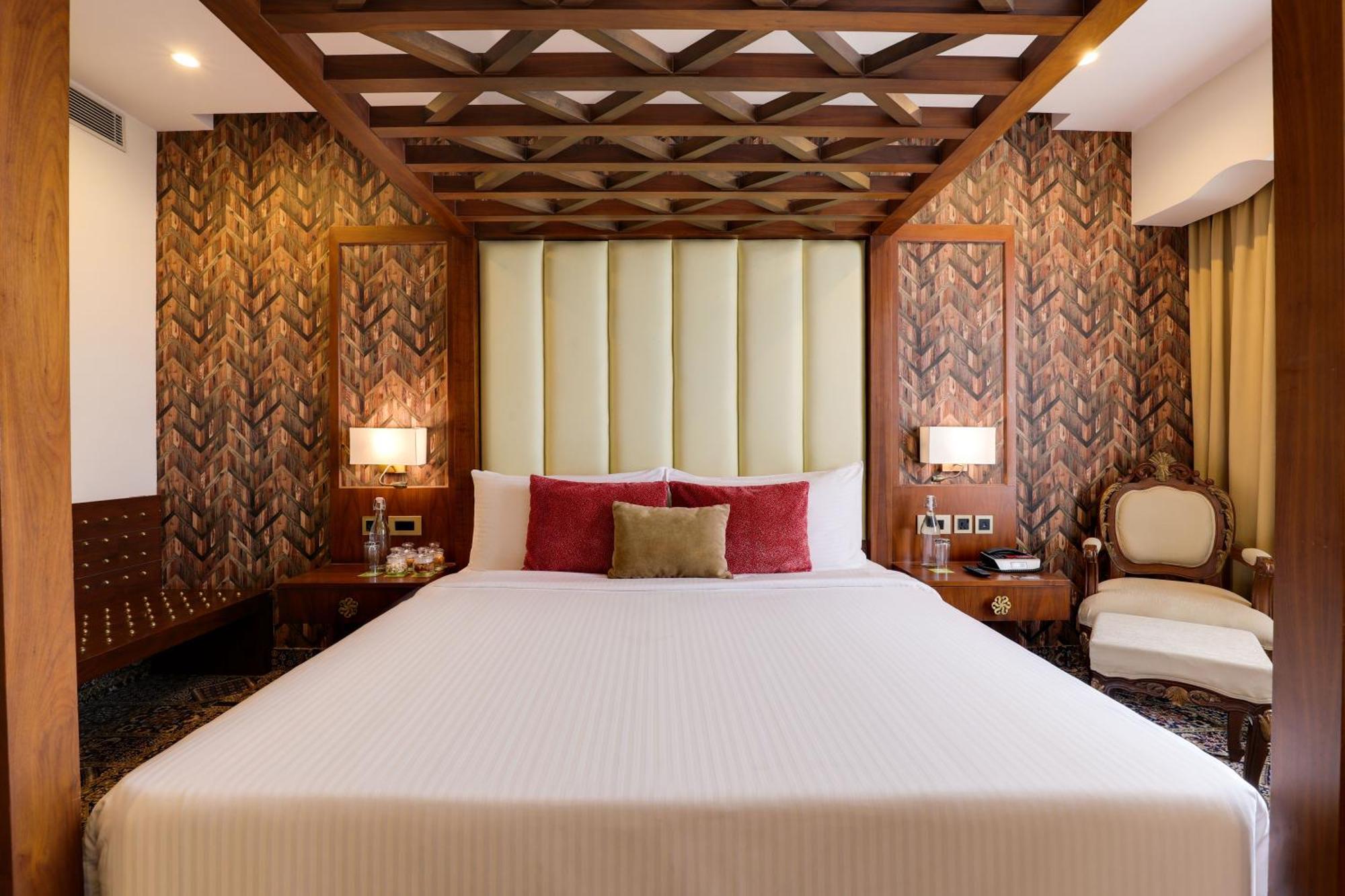 Saura Hotel, Agra - A Club Mahindra Associate מראה חיצוני תמונה