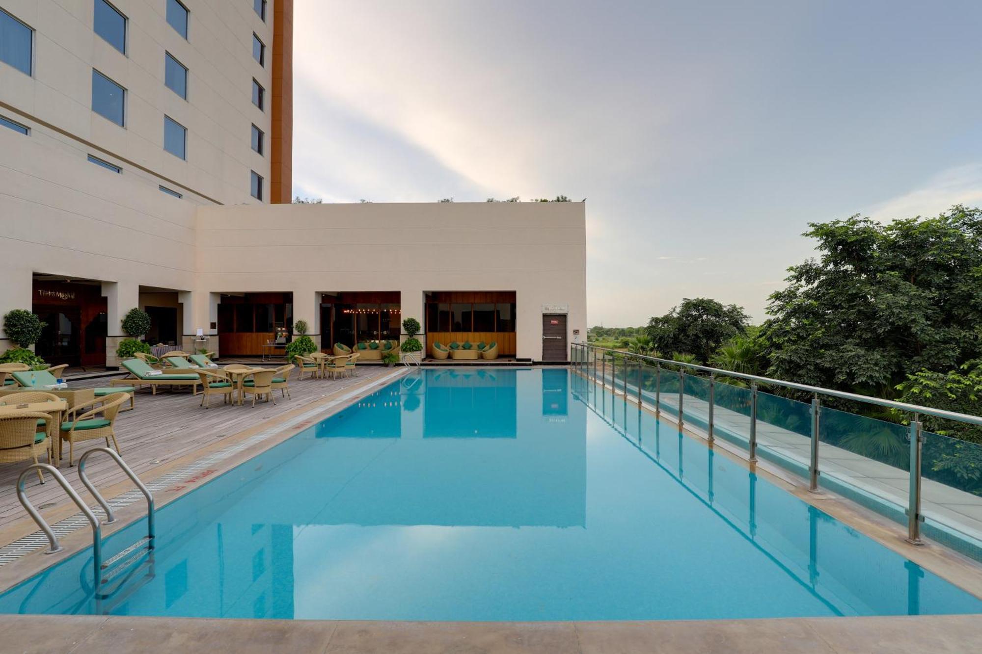 Saura Hotel, Agra - A Club Mahindra Associate מראה חיצוני תמונה