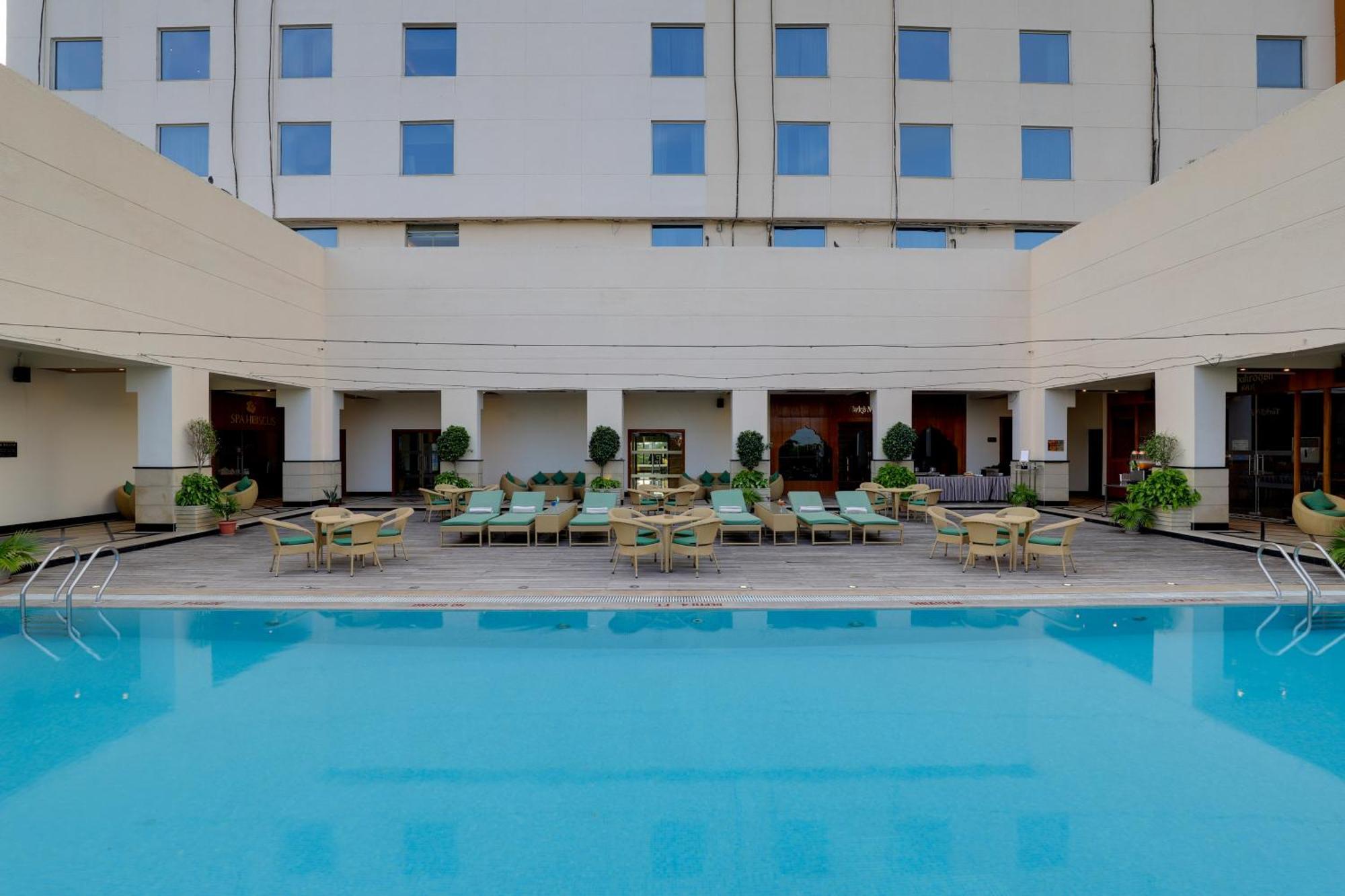 Saura Hotel, Agra - A Club Mahindra Associate מראה חיצוני תמונה