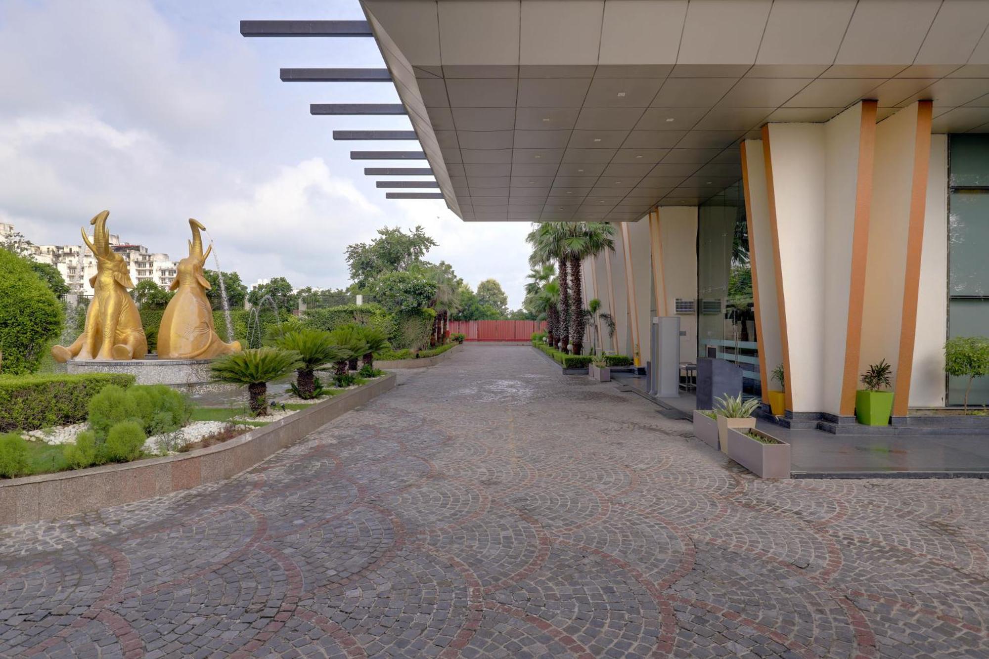 Saura Hotel, Agra - A Club Mahindra Associate מראה חיצוני תמונה