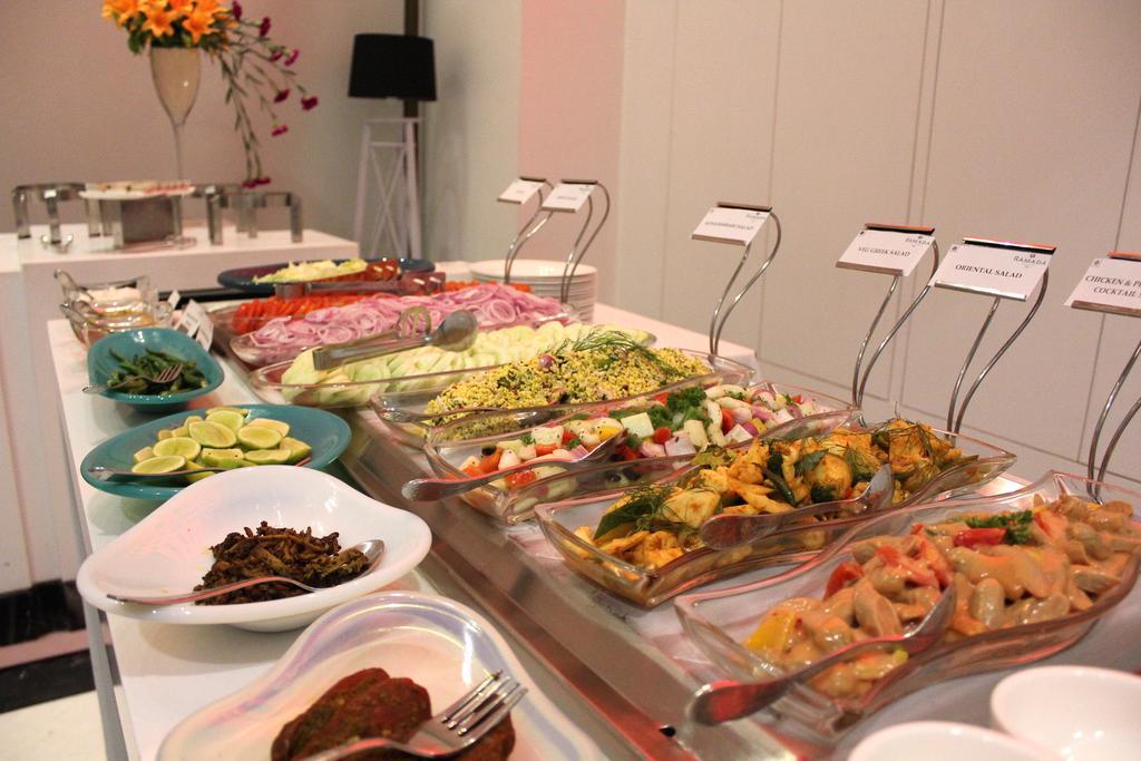 Saura Hotel, Agra - A Club Mahindra Associate מראה חיצוני תמונה